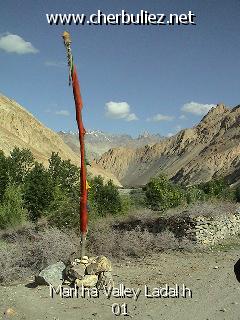 légende: Markha Valley Ladakh 01
qualityCode=raw
sizeCode=half

Données de l'image originale:
Taille originale: 165560 bytes
Temps d'exposition: 1/425 s
Diaph: f/400/100
Heure de prise de vue: 2002:06:26 08:02:47
Flash: non
Focale: 42/10 mm

